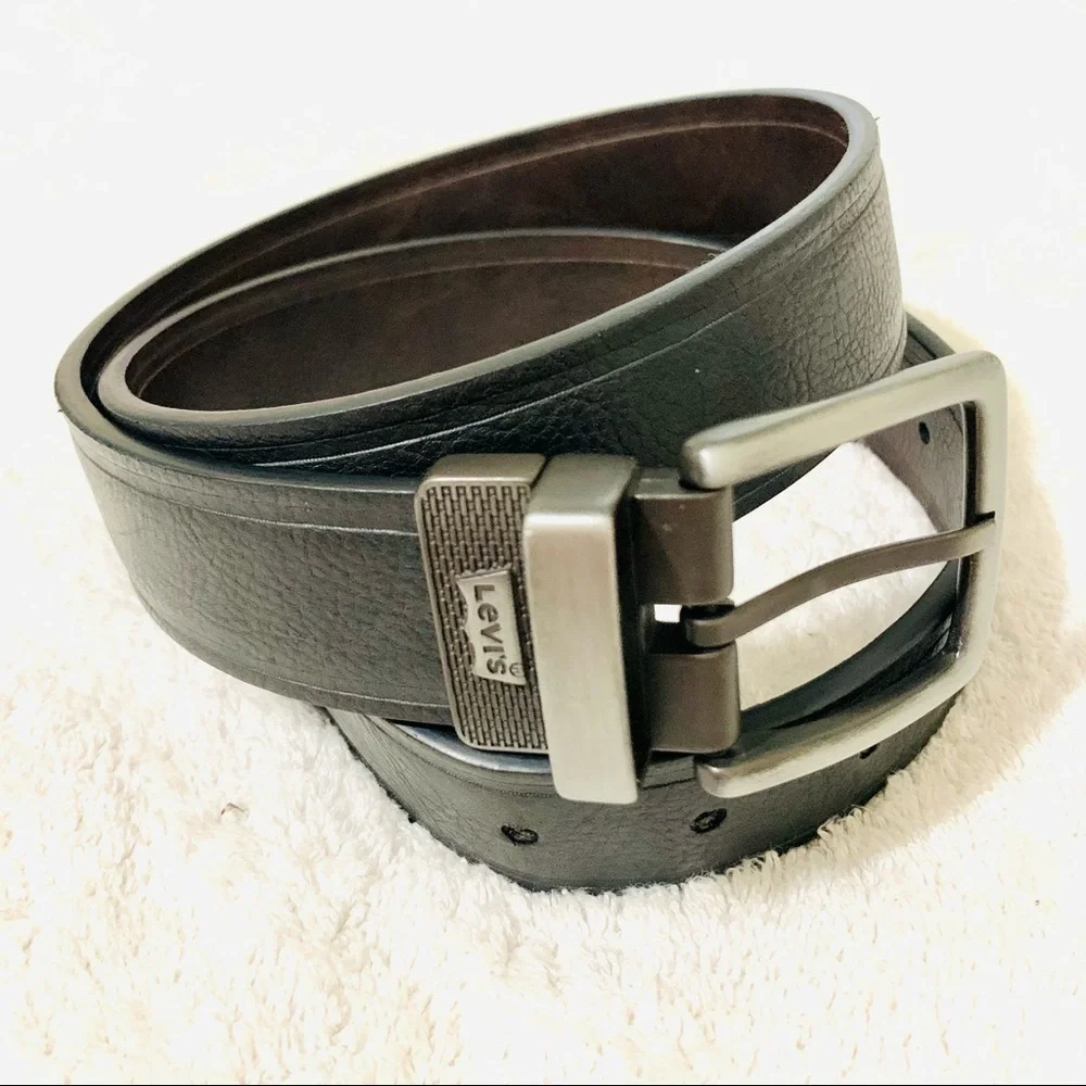 LEVI’S reversible Black/Brown leather belt 32/80